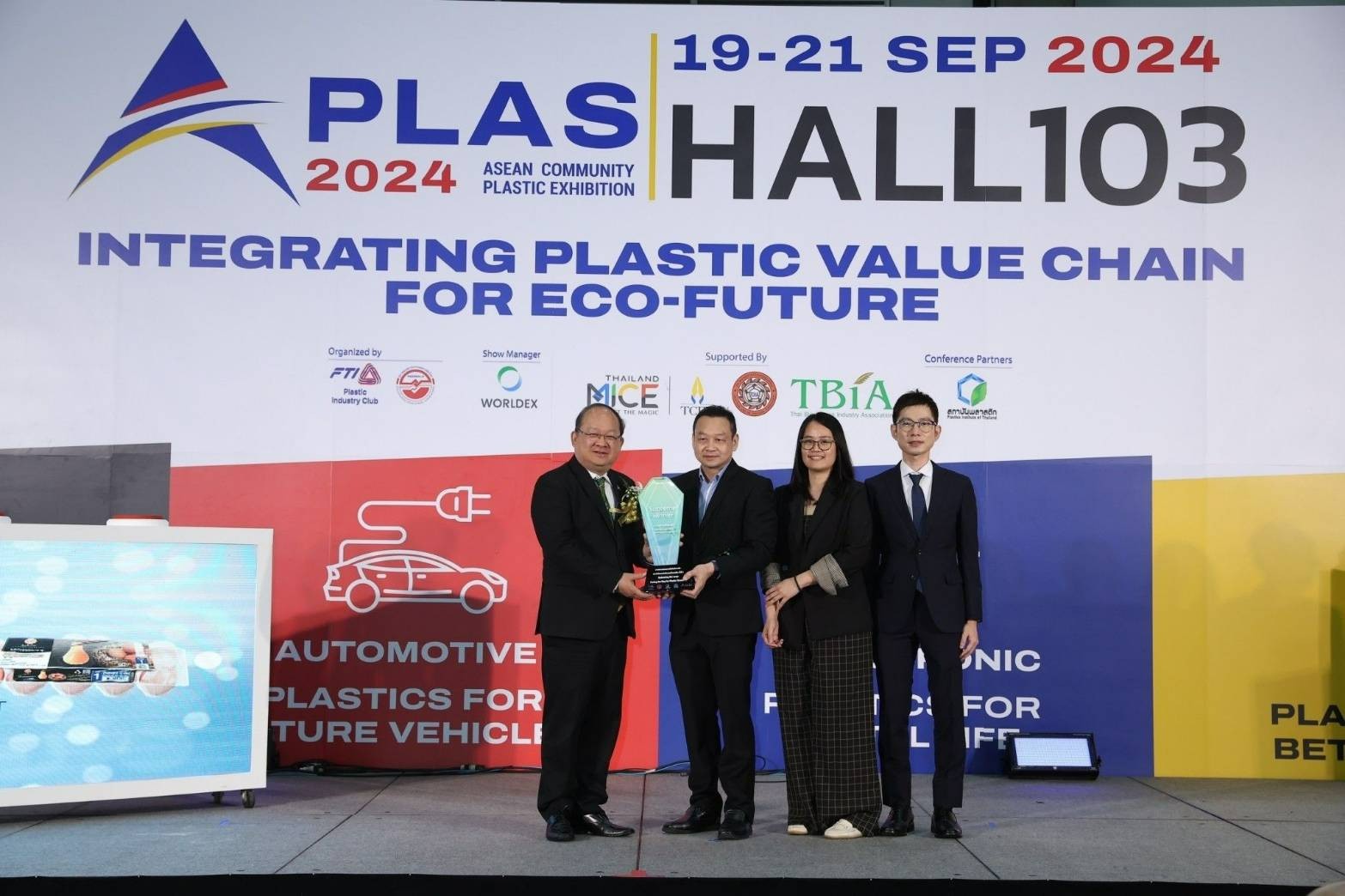 CP Foods Wins Supreme Winner Award at Thailand Plastics Awards 2024 for 100% Recycled Plastic Egg Tray